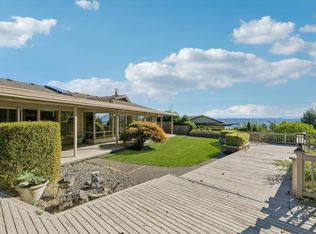 201 171st Pl NE, Bellevue, WA 98008
