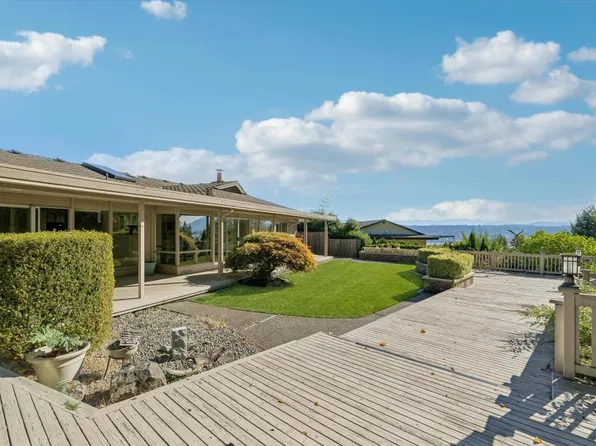201 171st Pl NE, Bellevue, WA 98008