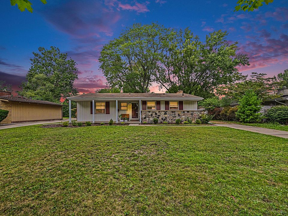 1st image of 29567 Chelmsford Rd