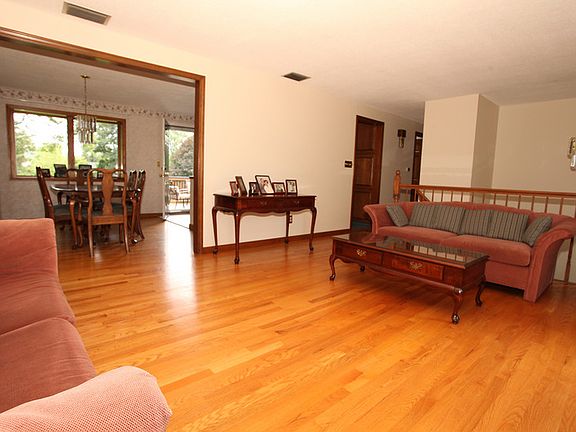 Living Room/Dining Room