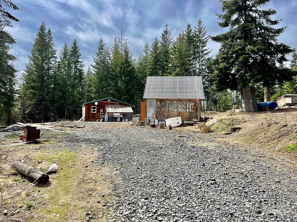 2nd image of 1700 Crystal Peak Rd