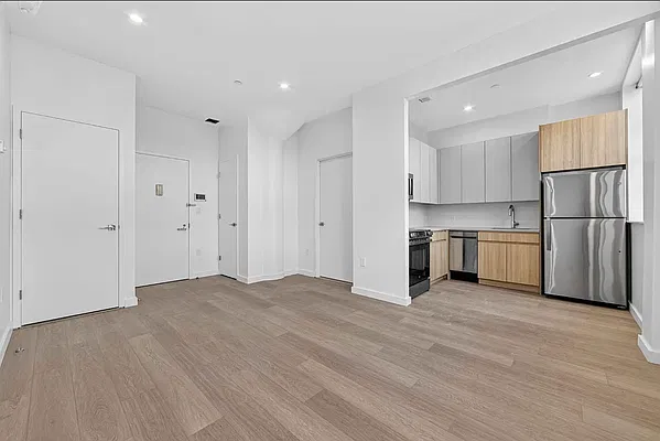 Living room, photo 2