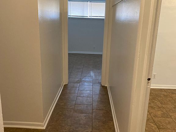 3rd image of 410 W Northgate Dr