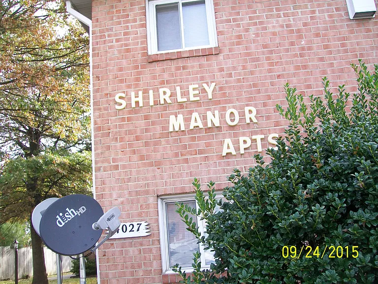 4027 Macarthur Ave #6 — Photo 2