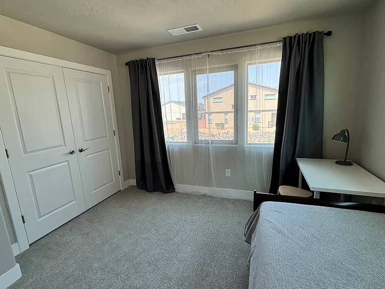 456 N 480 W — Photo 27