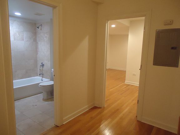 5th image of 6908 N Wolcott Ave APT G