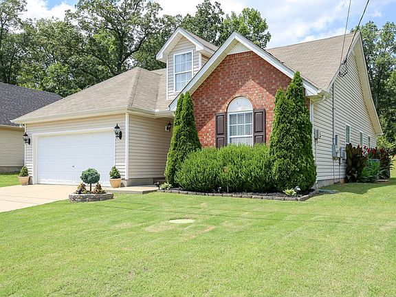 4th image of 421 Niagra Ln