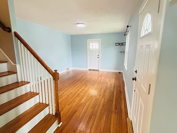 3rd image of 10 BELL Terrace