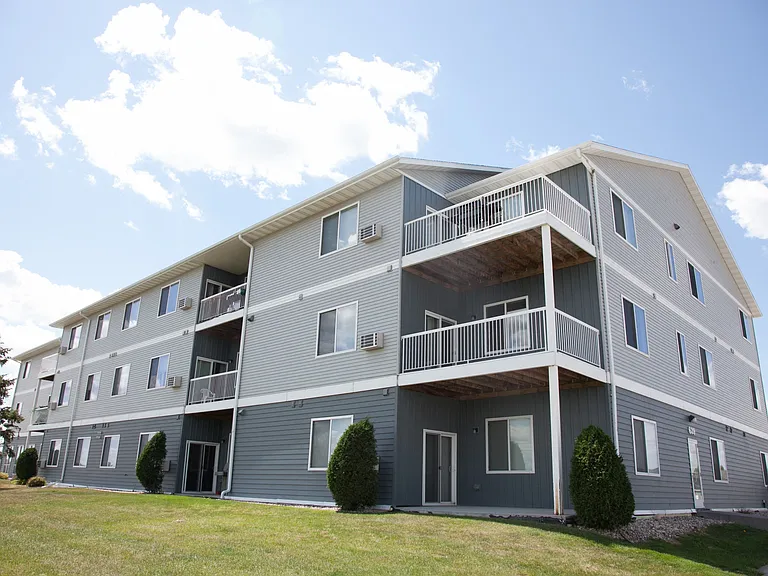 West Fargo, ND West Lake Apartments | Exterior