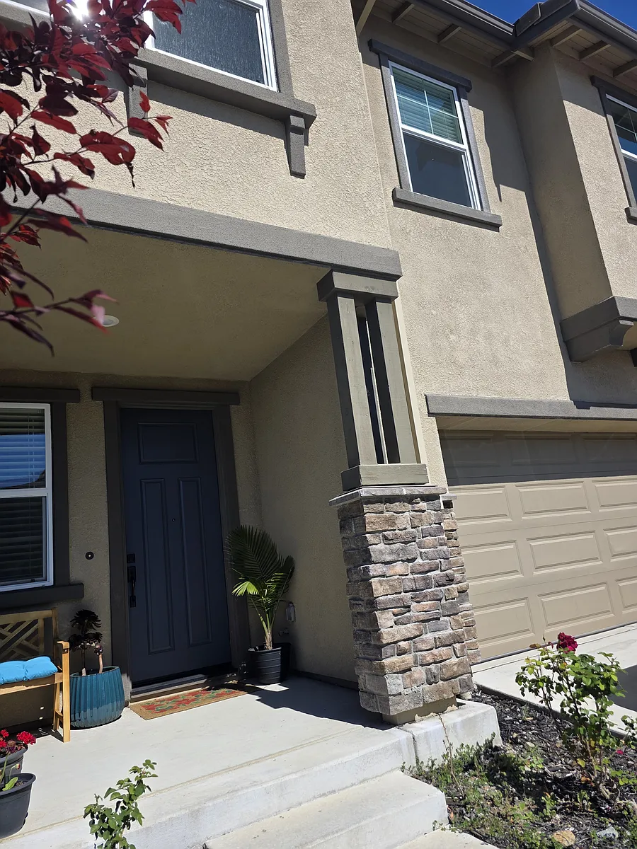 Building Photo - 4418 Lilac Way