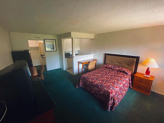 3rd image of 310 E Foothill Blvd #4cdb6320f