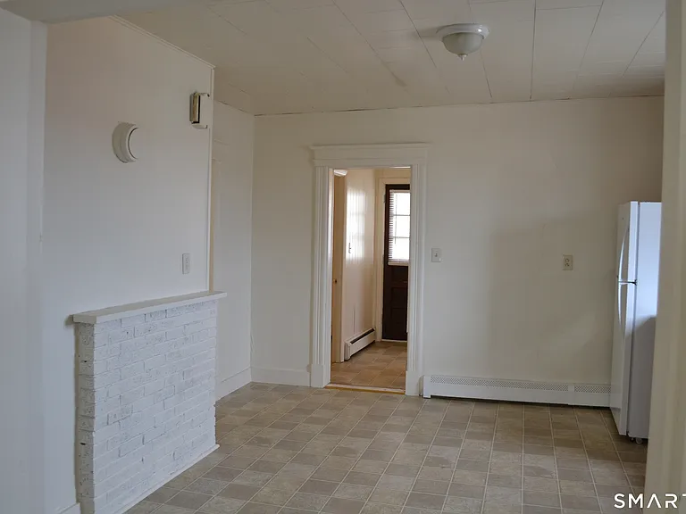 835 Bank St — Photo 6