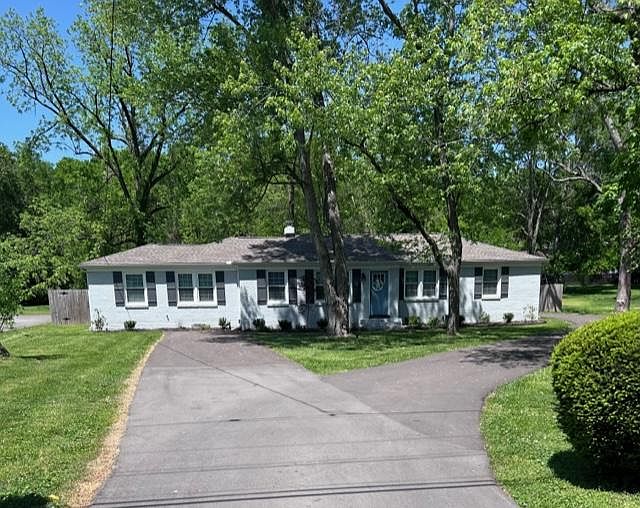 Beautiful ranch home in convenient location