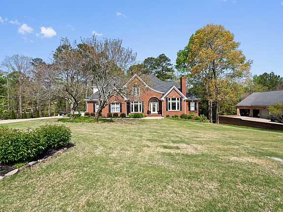 4th image of 373 Bridgewater Dr