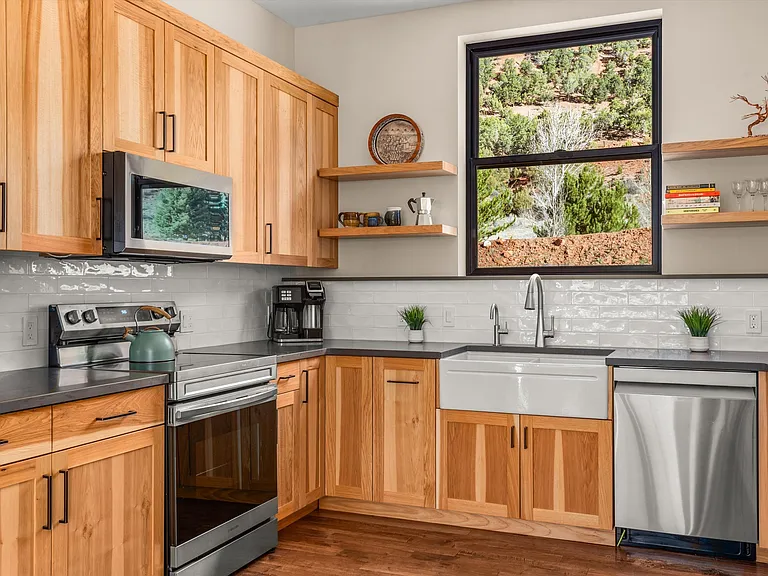 106 Castle View Dr — Photo 16