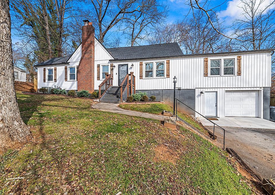 1st image of 304 Iroquois Dr