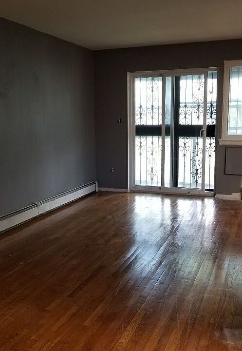 1st image of 11911 28th Ave APT 3