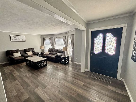 3rd image of 1842 Elmwood Dr