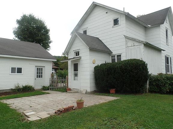 3rd image of 55 Oak St