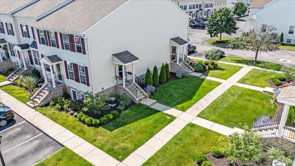 7043 Monarchos Dr #13, New Albany, OH - View 5