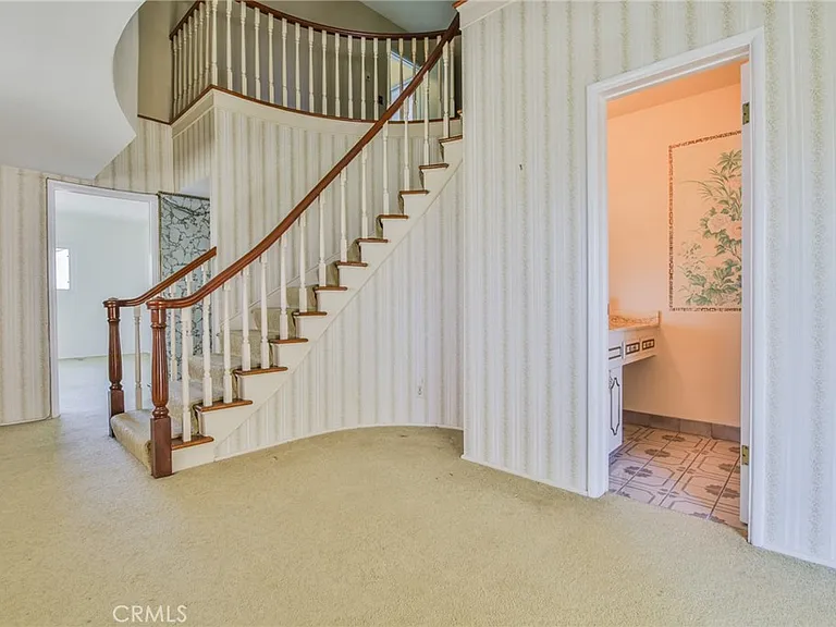 3744 Pine Ave — Photo 5