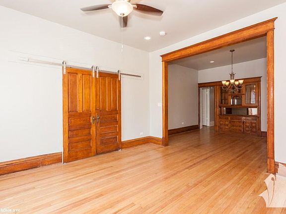 5th image of 724 W Oakdale Ave #121