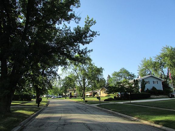 4th image of 21W000 Marlborough Ln