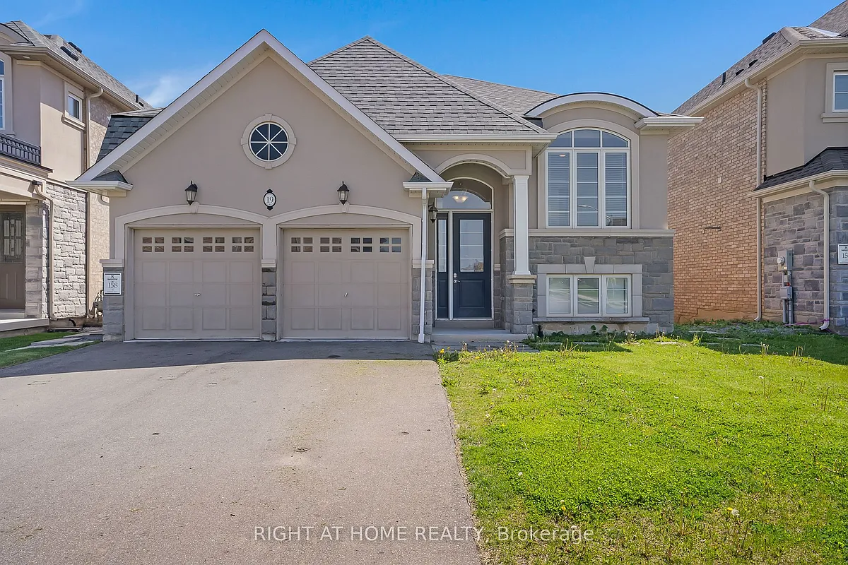 Building Photo - 19 Robarts Dr