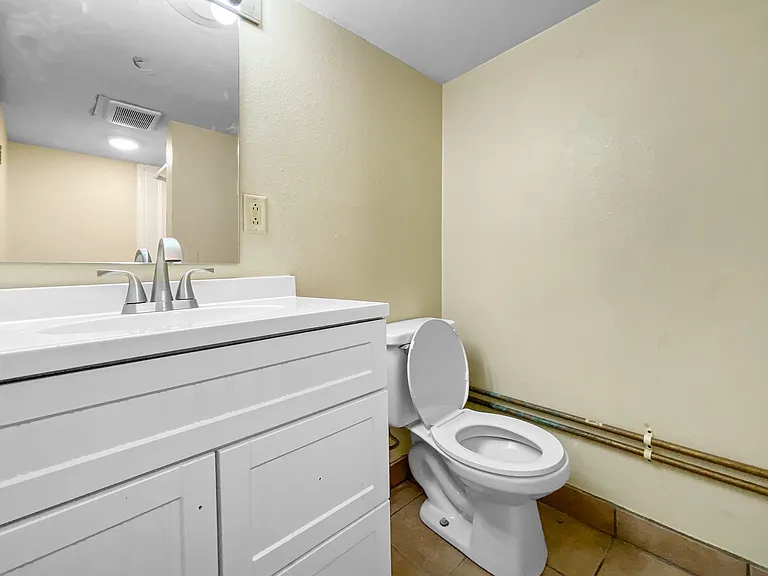 404 S 5th St #C — Photo 3