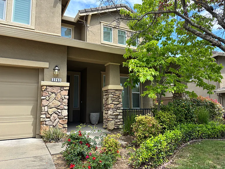2263 Muratura Way — Photo 2