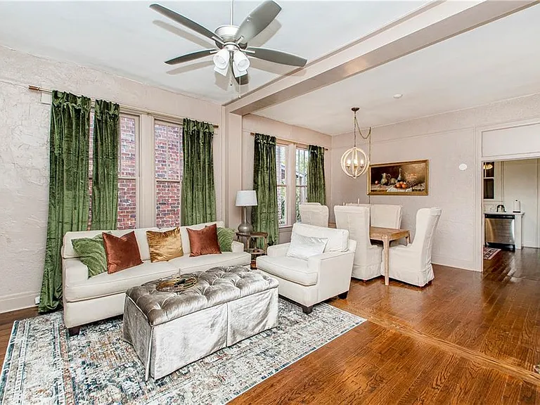 221 W Thomas St #A — Photo 2