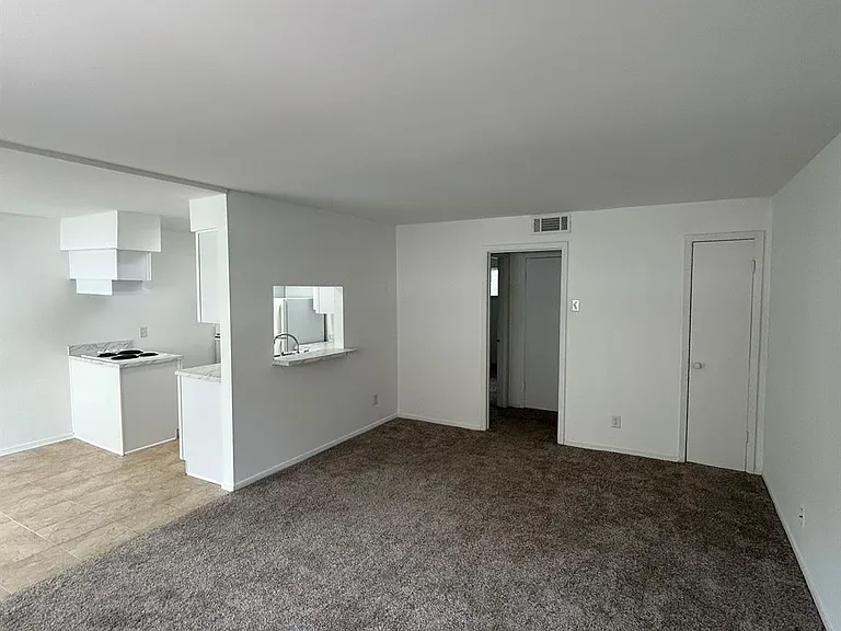 2318 Dorrington St #3 — Photo 16