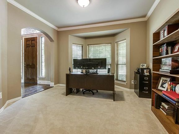 5th image of 1910 Pioneer Dr