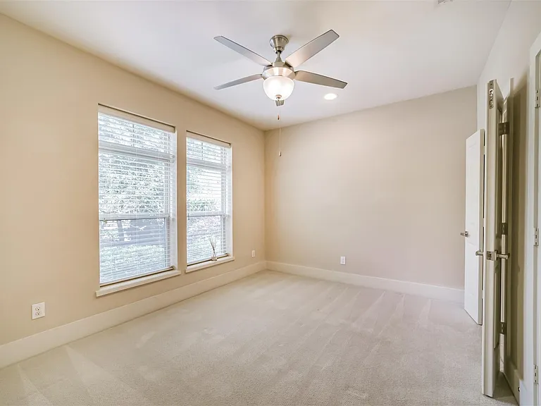 5425A Hidalgo St — Photo 34
