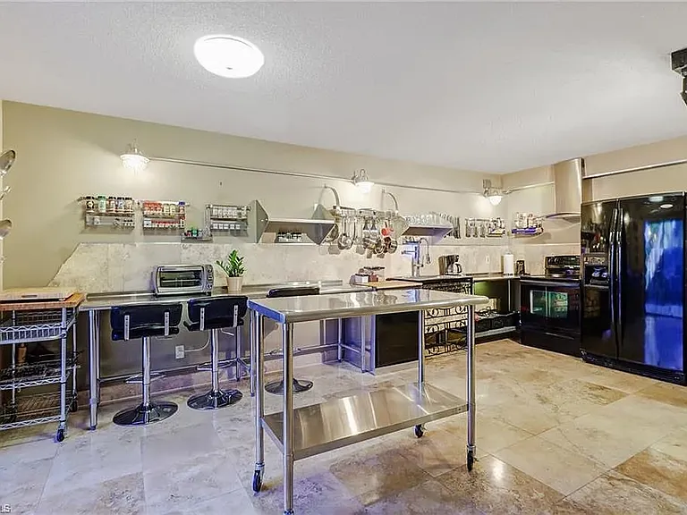 4033 Sandlewood Ln #3 — Photo 6