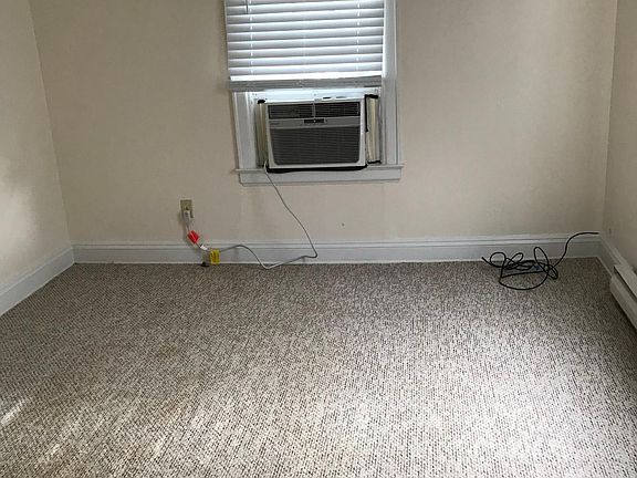 5th image of 5323 1/2 Maccorkle Ave SE