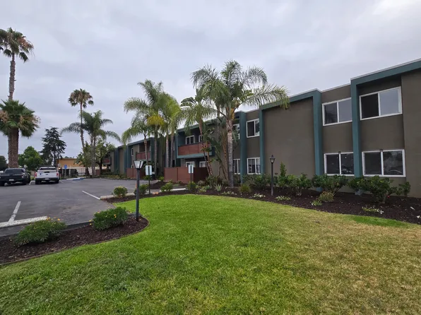 Serra Grove Apartments
