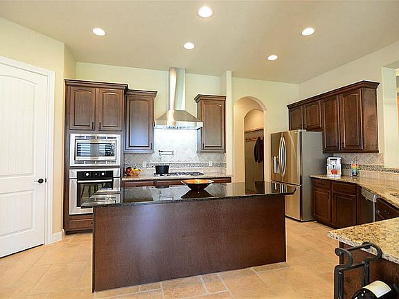 2nd image of 4403 Oxbow Cir W