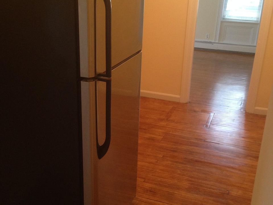 1st image of 52 Washington St APT 1
