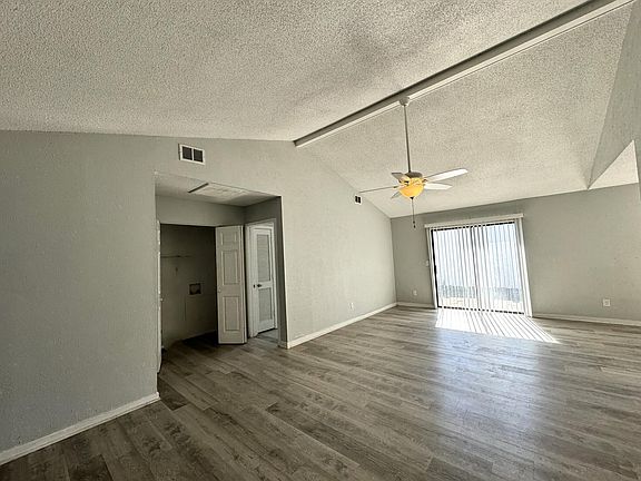 5th image of 107 Photinia Ct