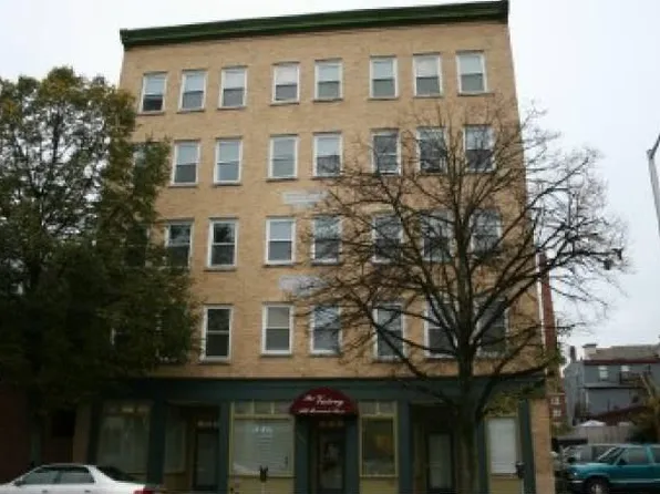 586 Merrimack St APT 2A, Lowell, MA 01854