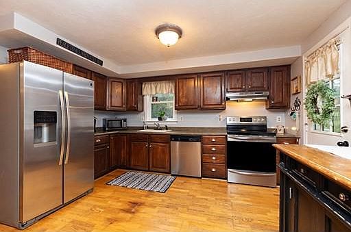 1st image of 135 Lunns Way