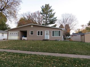 120 11th St SW, Le Mars, IA 51031