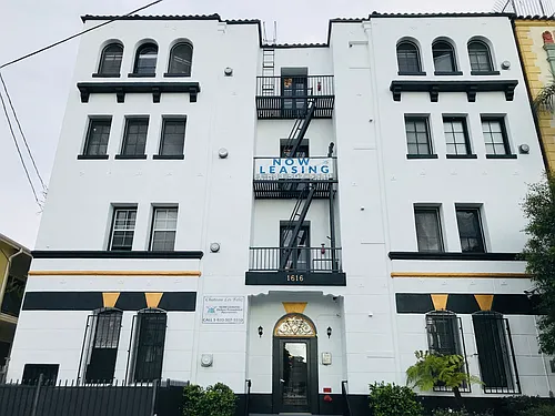 Chateau Los Feliz Photo 1