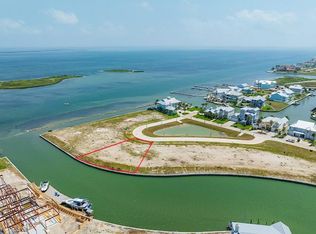 1010 N Isle Dr, Rockport, TX 78382