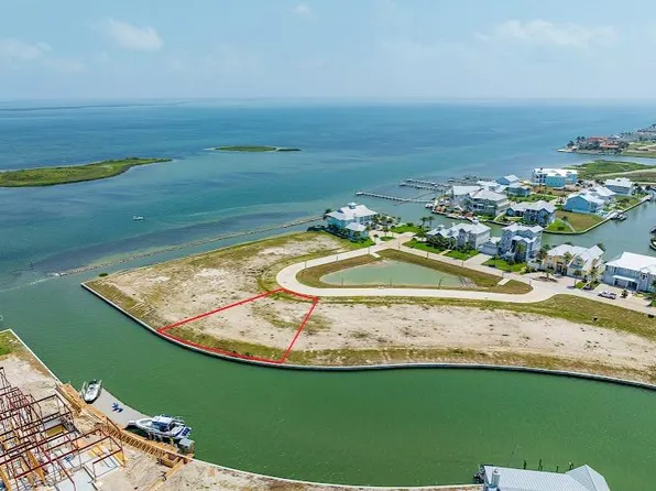 1010 N Isle Dr, Rockport, TX 78382
