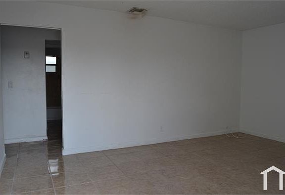 3rd image of 2721 Avenue S APT D2