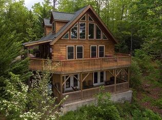 1073 Morgan Dr, Penrose, NC 28766