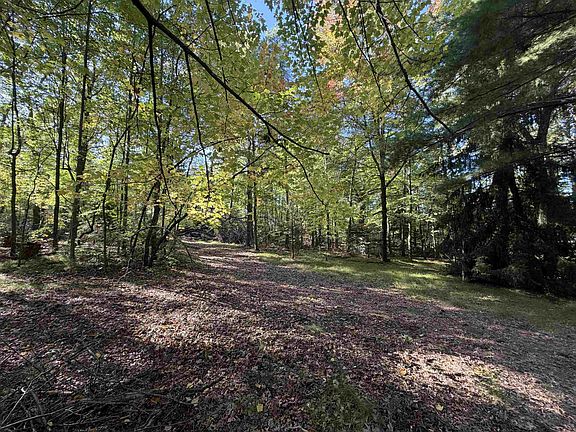 32nd image of N7108 W Lake Crest Dr