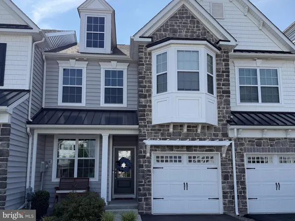 311 Flintrock Ct, Collegeville, PA 19426